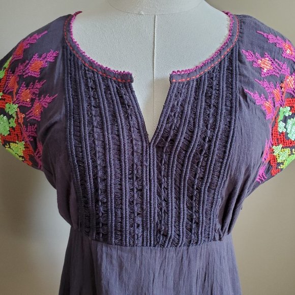 Floreat cap sleeve top w/ embroidery and sequins - Picture 4 of 10